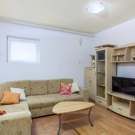 With A Parking Space Buzet, Istria - Sredisnja Istra - 17562 Apartment *