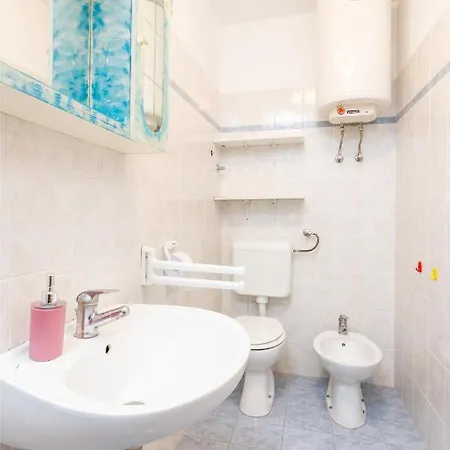 With A Parking Space Buzet, Istria - Sredisnja Istra - 17562 Apartment *